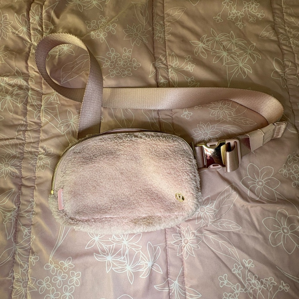 Lululemon fuzzy fanny pack